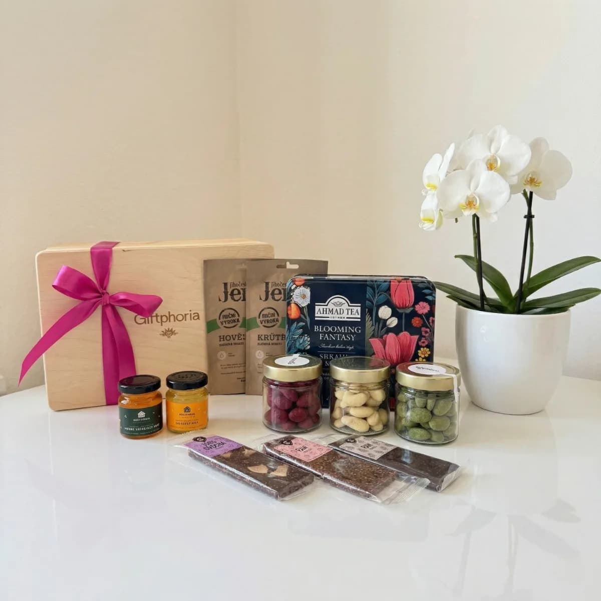 Wild Meadow Gift Box view 2